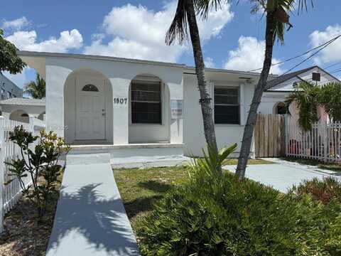1807 NW 33rd St, Miami, FL 33142