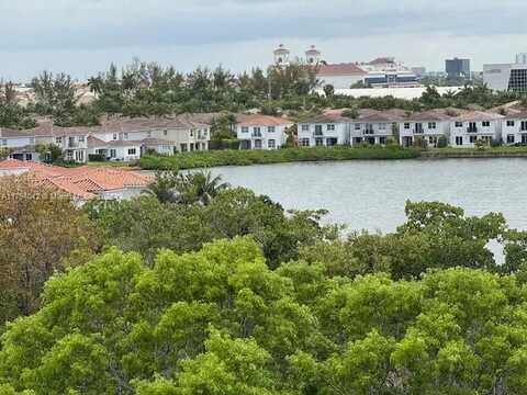 3301 N Country Club Dr, Aventura, FL 33180