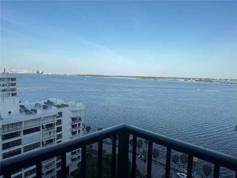 1450 Brickell Bay Dr, Miami, FL 33131