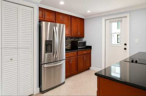 3242 Mary St, Miami, FL 33133