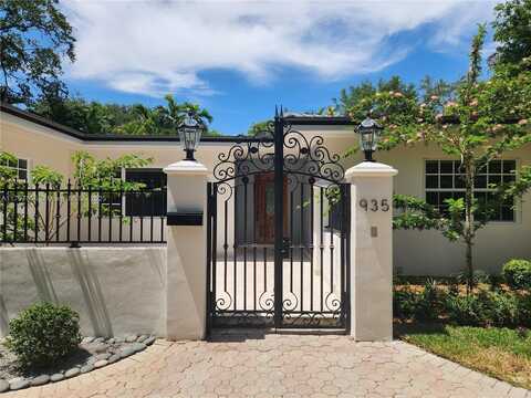 935 Alfonso Ave, Coral Gables, FL 33146