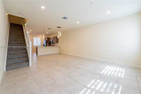 6425 NW 103rd Pl, Doral, FL 33178