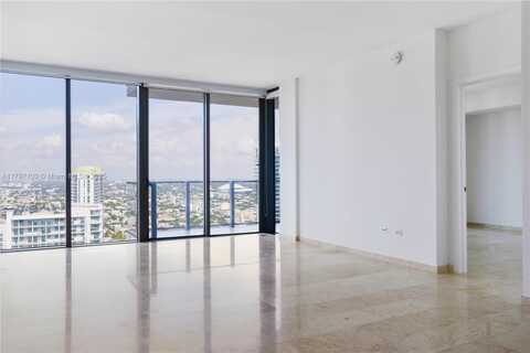68 SE 6th St, Miami, FL 33130