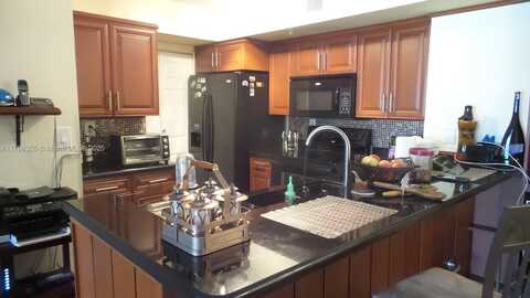 2600 S University Dr, Davie, FL 33328