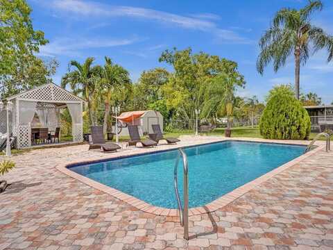 717 E River Dr, Margate, FL 33063