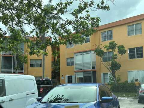 4394 NW 9th Ave, Deerfield Beach, FL 33064