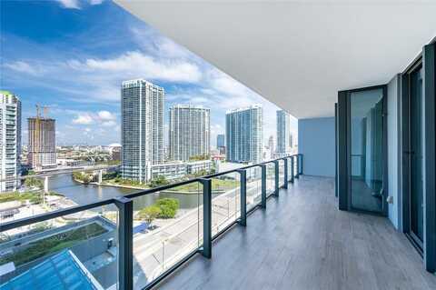 68 SE 6th St, Miami, FL 33131