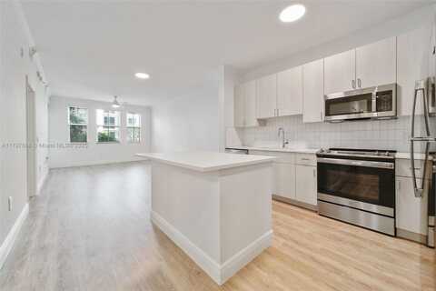 10170 SW 7th St, Pembroke Pines, FL 33025