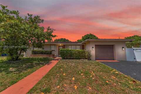 700 NW 76th Ave, Pembroke Pines, FL 33024