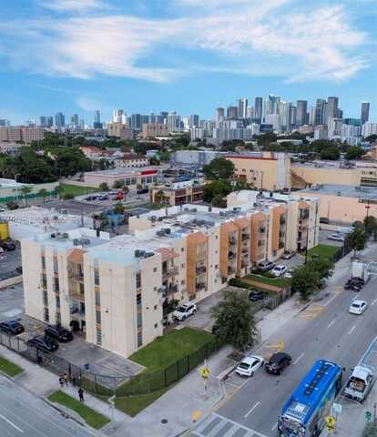 1051 SW 1st St, Miami, FL 33130