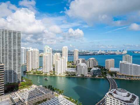 950 Brickell Bay Dr, Miami, FL 33131