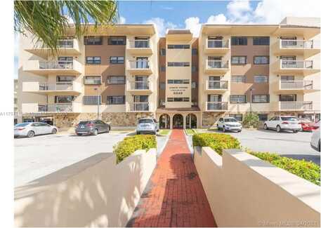 5249 NW 7th St, Miami, FL 33126