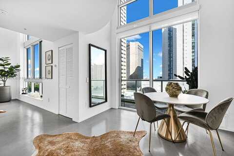 300 S Biscayne Blvd, Miami, FL 33131