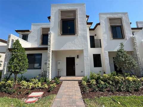 875 NE 211TH ST, Miami, FL 33179