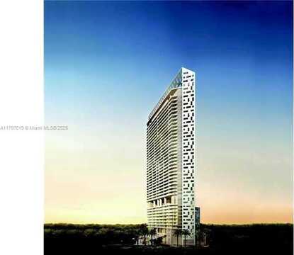 1300 Brickell Bay Dr, Miami, FL 33131