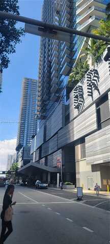 68 SE 6th St, Miami, FL 33131