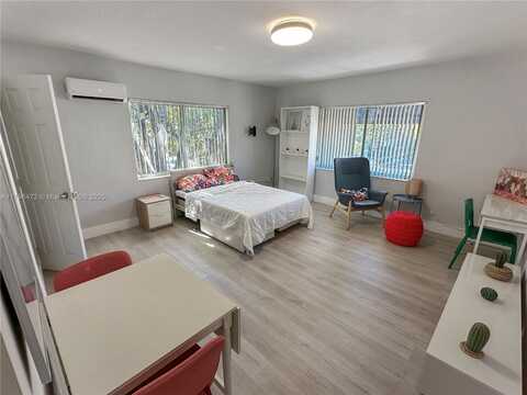 6647 SW 59th Pl, South Miami, FL 33143