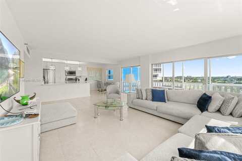 4001 Hillcrest Dr, Hollywood, FL 33021