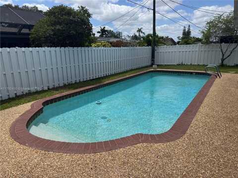 11940 NW 29th Mnr, Sunrise, FL 33323
