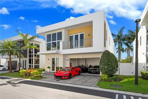 9830 NW 74th Ter, Doral, FL 33178