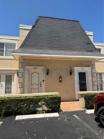 2207 NE 7th St, Hallandale Beach, FL 33009