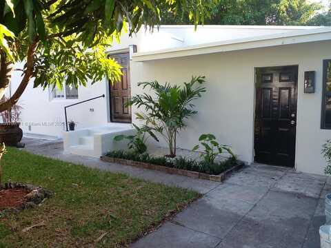 1023 SW 12th Ct, Miami, FL 33135