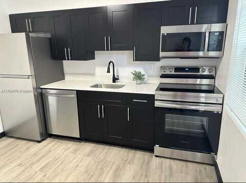 725 NW 1st Ct, Hallandale Beach, FL 33009