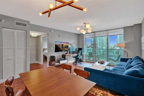 31 SE 5th St, Miami, FL 33131