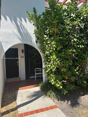 425 GRAPETREE DR, Key Biscayne, FL 33149