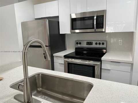 6540 W 27th Ct, Hialeah, FL 33016