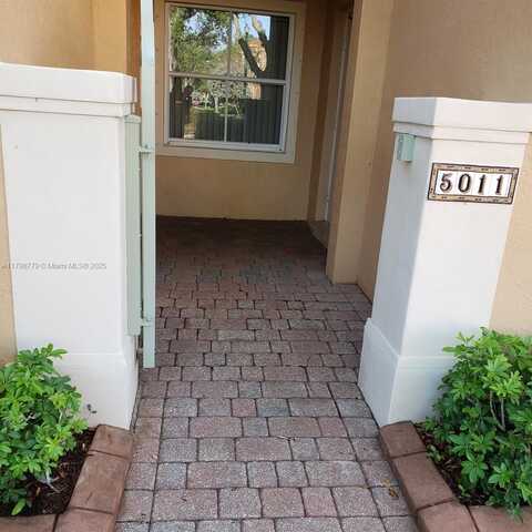 5011 Leeward Ln, Dania Beach, FL 33312