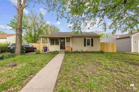 2124 Green Avenue, Manhattan, KS 66502