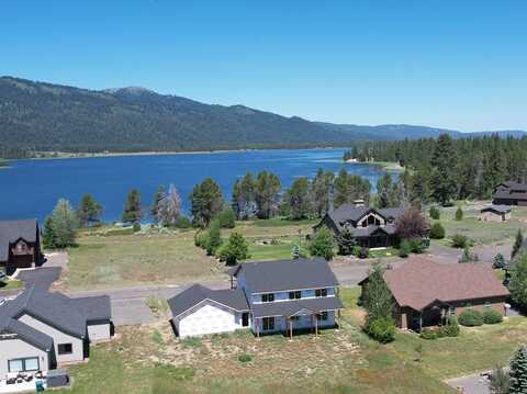 13126 Hawks Bay Road, Donnelly, ID 83615