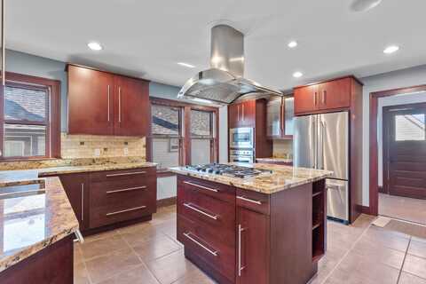 1847 N Warren Ave, Milwaukee, WI 53202