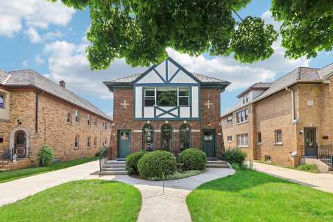 4139 N Bartlett Ave, Shorewood, WI 53211