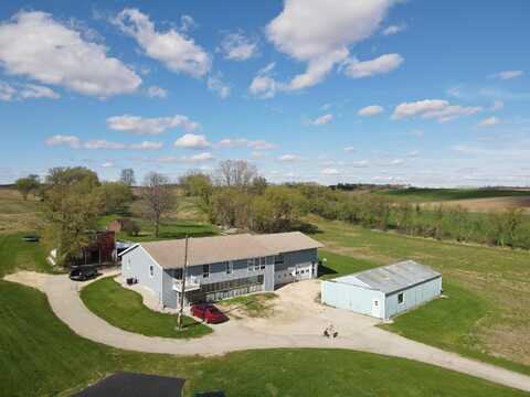 W2584 Oaklawn Rd, Rubicon, WI 53059