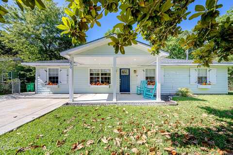 209 Audrey Circle, Ocean Springs, MS 39564
