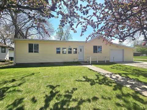 1718 SE Goodrich Avenue, Aberdeen, SD 57401