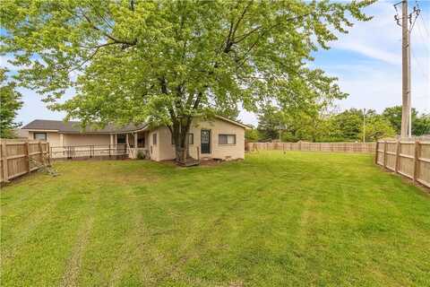 702 S. West End ST, Springdale, AR 72764