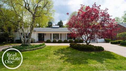 45 Fontana, Grosse Pointe Shores, MI 48236