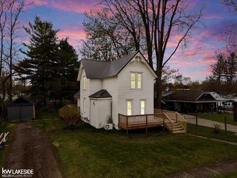236 S East, Vassar, MI 48768