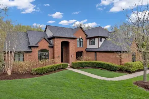 3668 May Center, Orion Twp, MI 48360