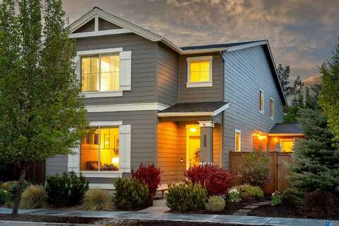 3380 SW 28th Street, Redmond, OR 97756