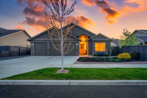2947 NW 23rd Street, Redmond, OR 97756
