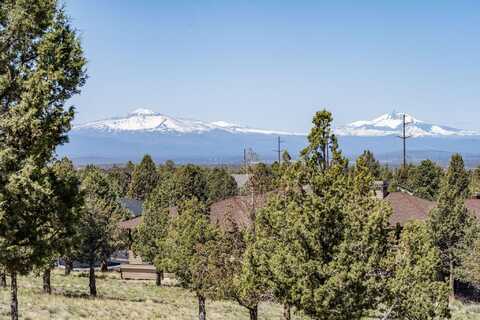 913 Highland View Loop, Redmond, OR 97756