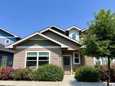 522 Blue Moon Drive, Central Point, OR 97502