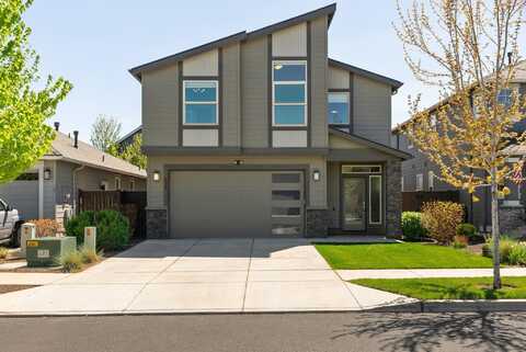 3690 SW Badger Court, Redmond, OR 97756