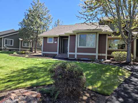 1379 Highland View Loop, Redmond, OR 97756