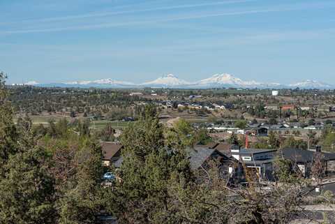 41 SE Larkspur Drive, Madras, OR 97741