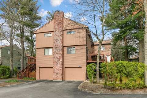 103 Spyglass Hill Dr, Ashland, MA 01721
